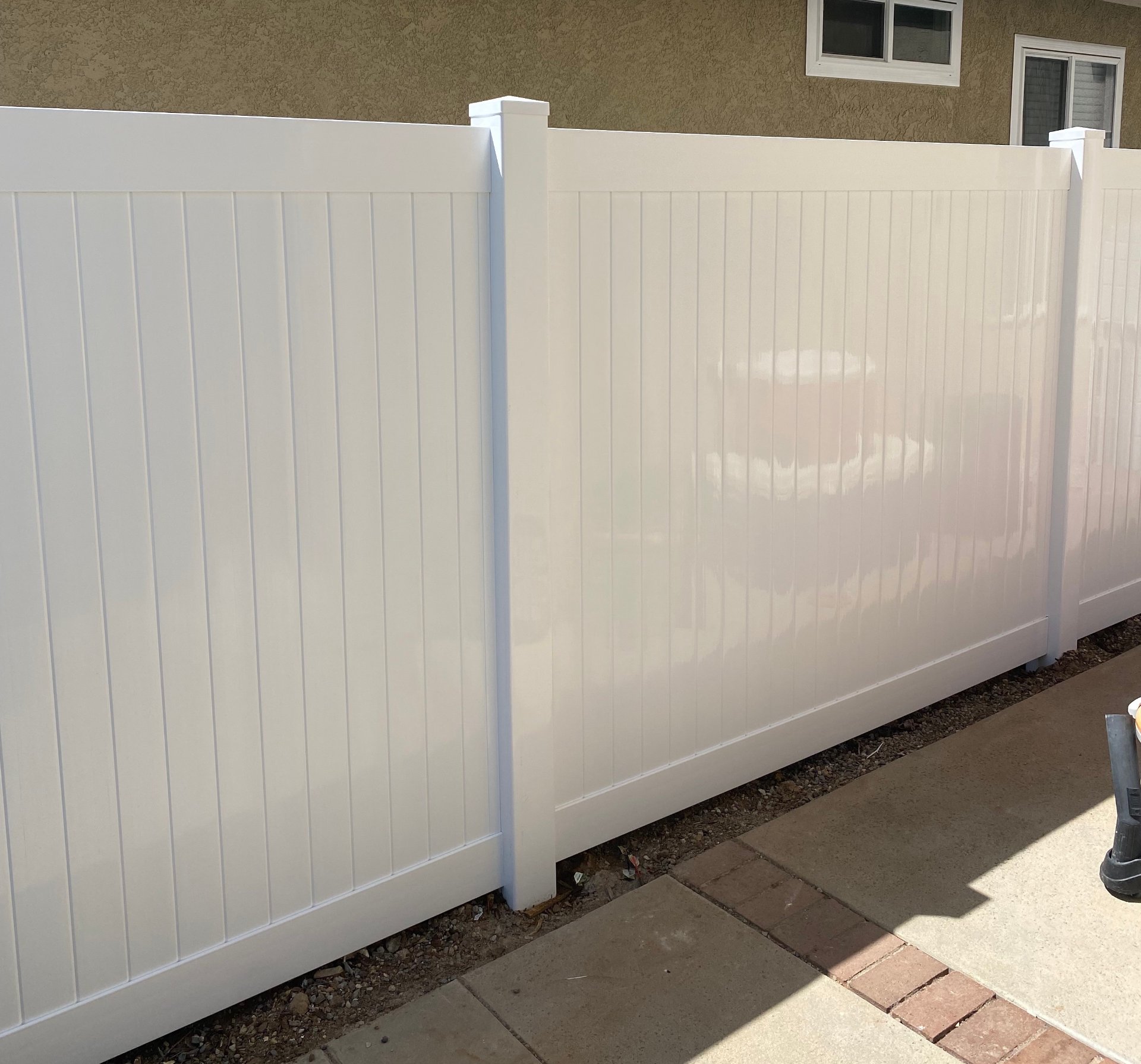 Vinyl Privacy Fence - Image 1